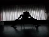 Danser devant la fenetre