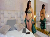Sexy latina waiting for you